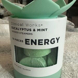 Eucalyptus & Mint Energy Shower Steamers — Mint Green